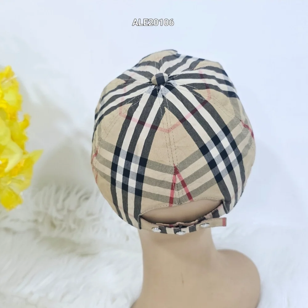 Burberry London Unisex Vintage TB LogoNova Check Baseball cap Size Mediun - Picture 7 of 13